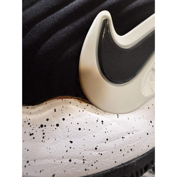 Nike KD 15 Basketball Black White Speckled Oreo | DO9826-100 Men Size 9.5 main image 3
